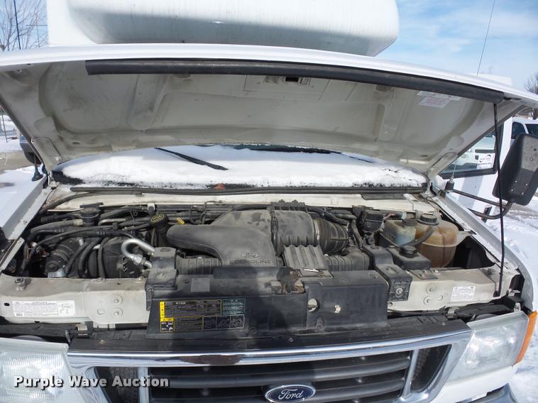image for item DA5789 2006 Ford E350 Super Duty bus