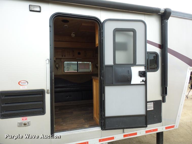 image for item DA5801 2014 Hoosier horse trailer