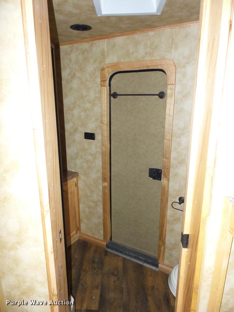 image for item DA5801 2014 Hoosier horse trailer