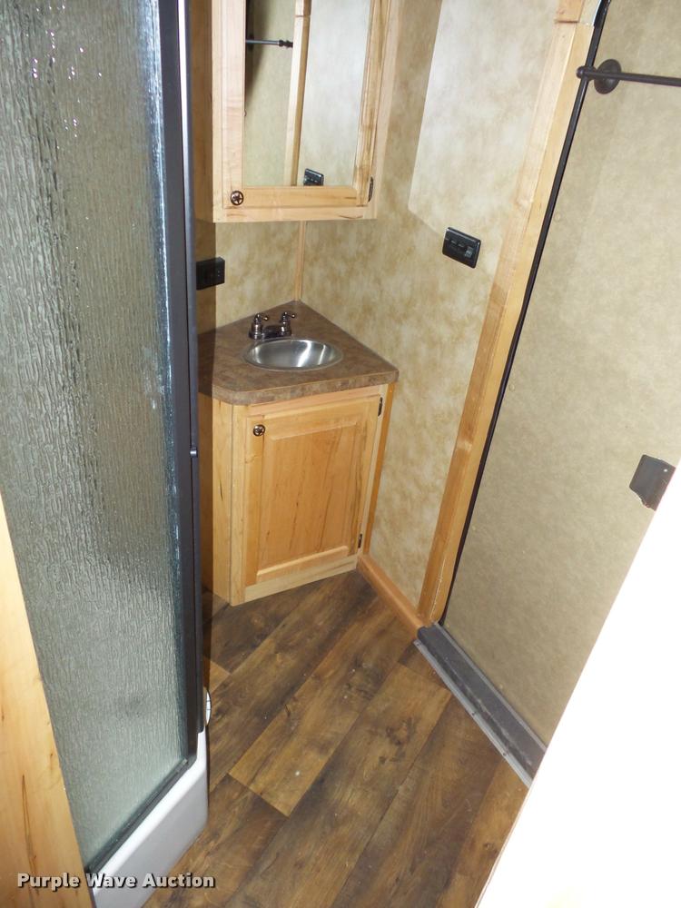 image for item DA5801 2014 Hoosier horse trailer