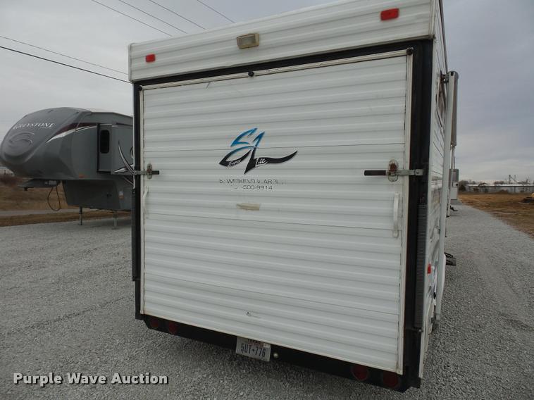 image for item DA5803 2005 Weekend Warrior Superlite camper