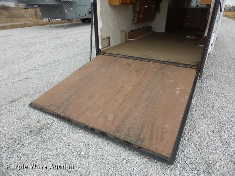 image for item DA5803 2005 Weekend Warrior Superlite camper