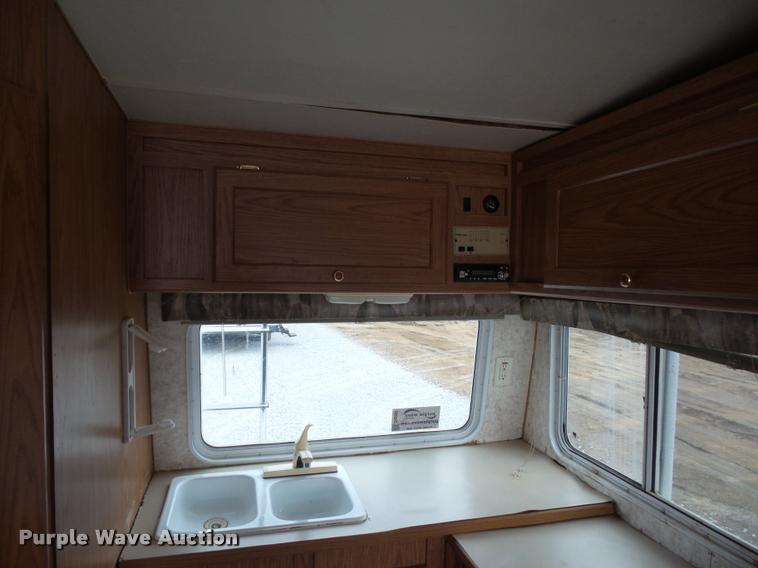 image for item DA5803 2005 Weekend Warrior Superlite camper