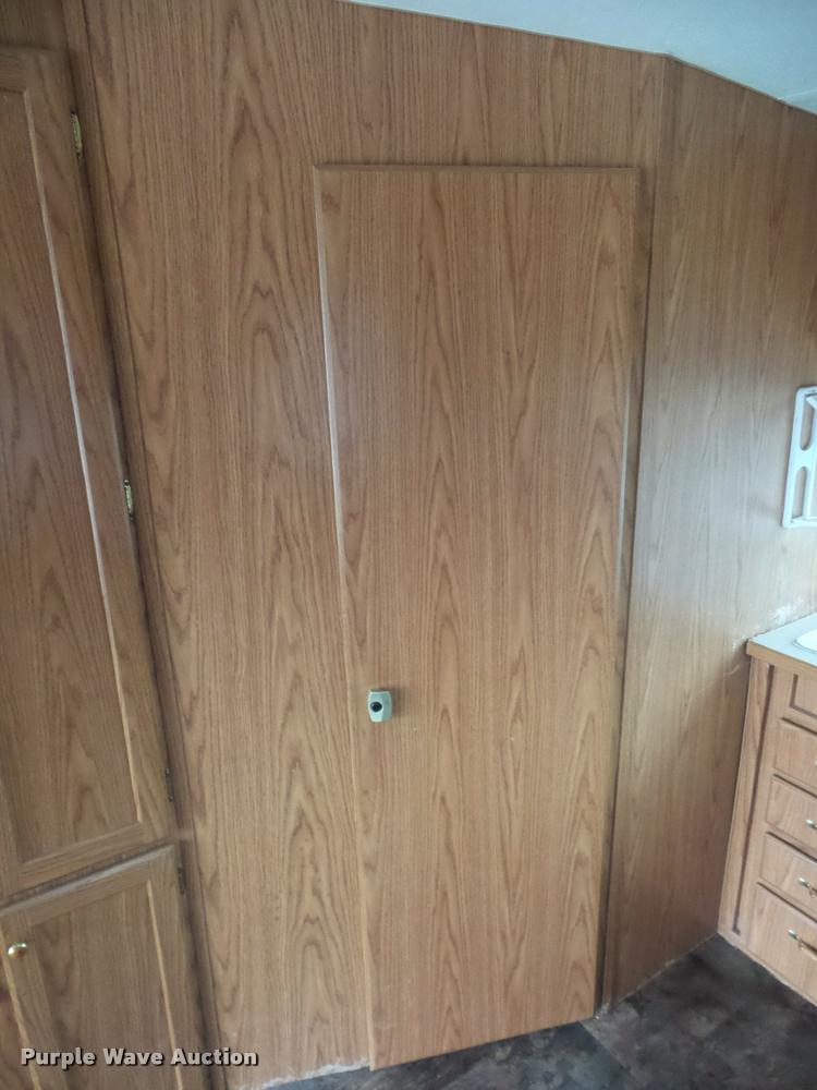 image for item DA5803 2005 Weekend Warrior Superlite camper