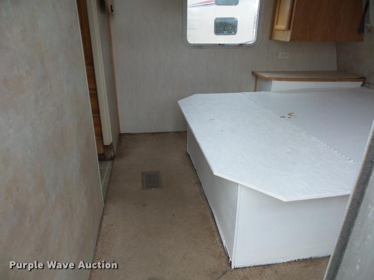 image for item DA5804 2004 Jayco Jayflight camper