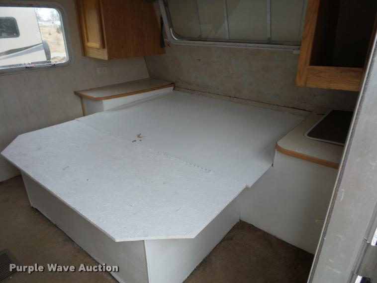 image for item DA5804 2004 Jayco Jayflight camper