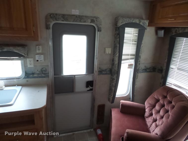 image for item DA5804 2004 Jayco Jayflight camper