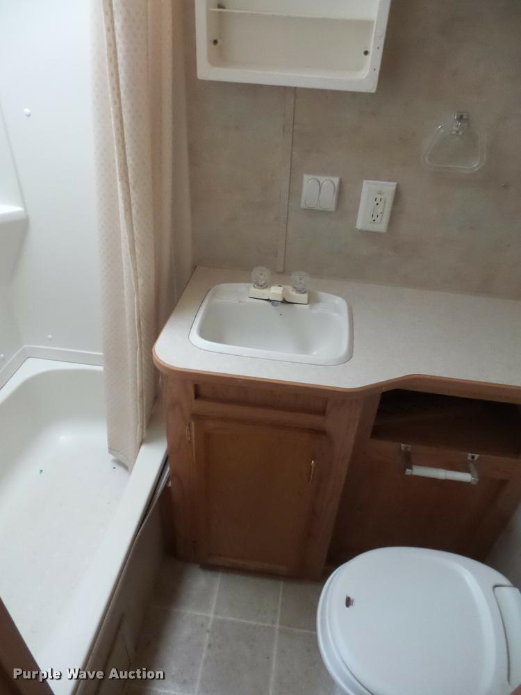 image for item DA5804 2004 Jayco Jayflight camper