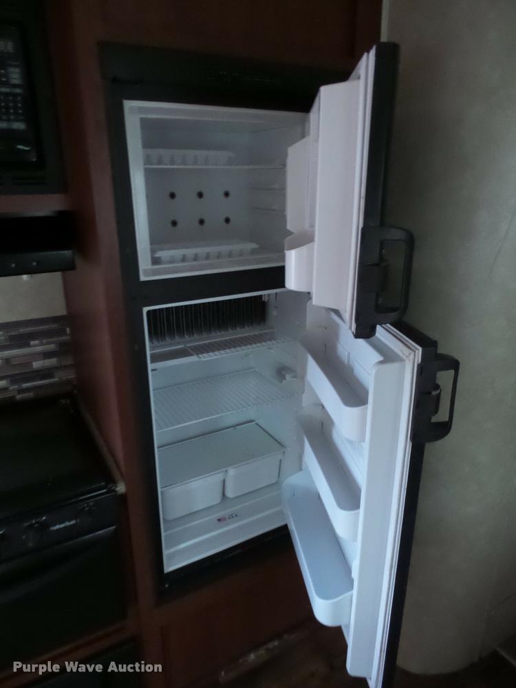 image for item DA5805 2013 Solaire Ultra-Lite camper