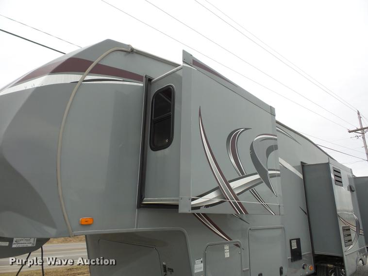 image for item DA5806 2012 Greystone 33QX camper