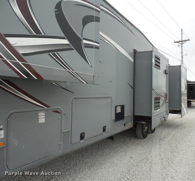 image for item DA5806 2012 Greystone 33QX camper