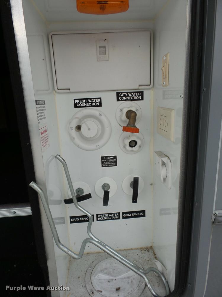 image for item DA5806 2012 Greystone 33QX camper