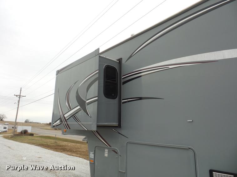 image for item DA5806 2012 Greystone 33QX camper