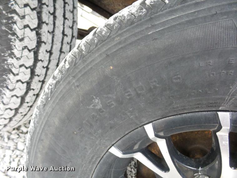 image for item DA5806 2012 Greystone 33QX camper