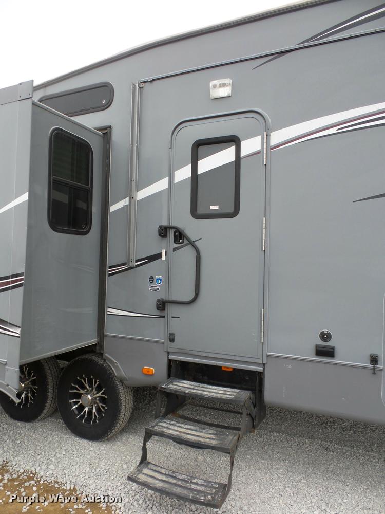 image for item DA5806 2012 Greystone 33QX camper