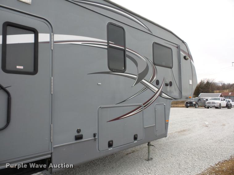 image for item DA5806 2012 Greystone 33QX camper