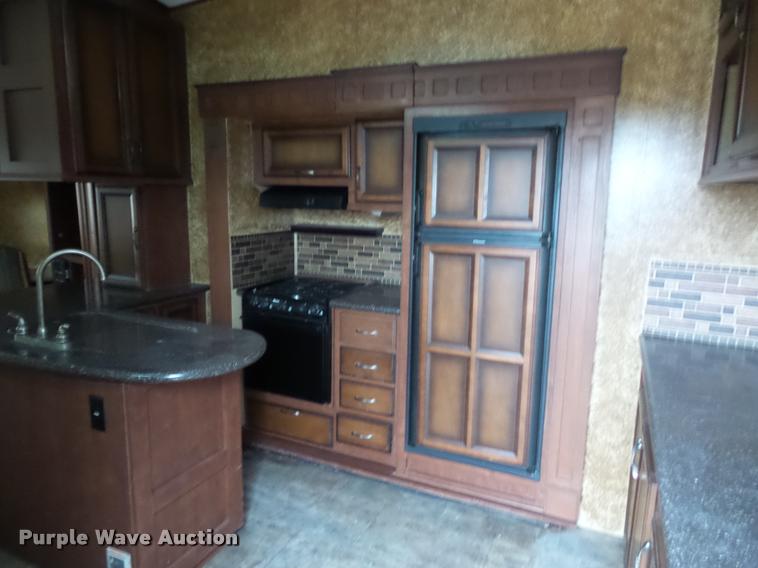 image for item DA5806 2012 Greystone 33QX camper