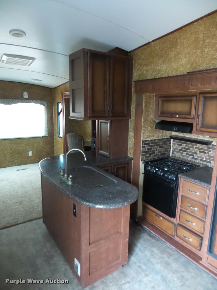 image for item DA5806 2012 Greystone 33QX camper