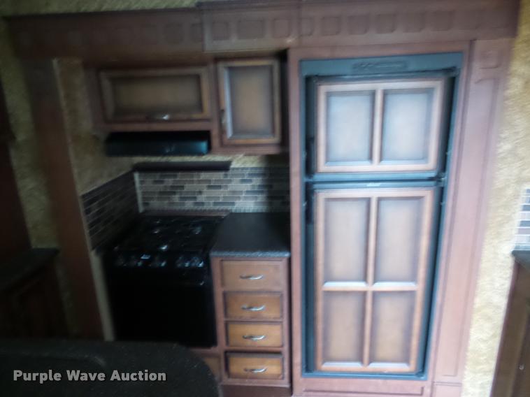 image for item DA5806 2012 Greystone 33QX camper