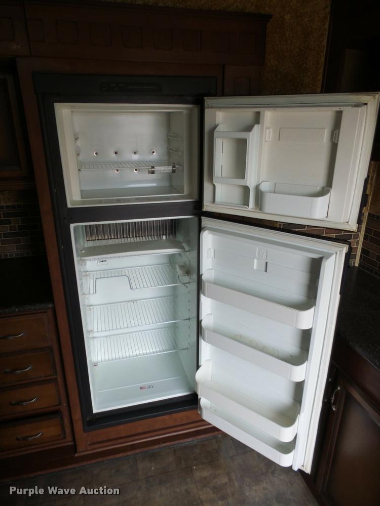 image for item DA5806 2012 Greystone 33QX camper