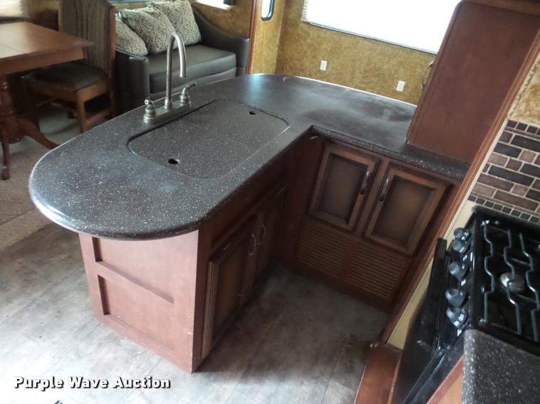 image for item DA5806 2012 Greystone 33QX camper