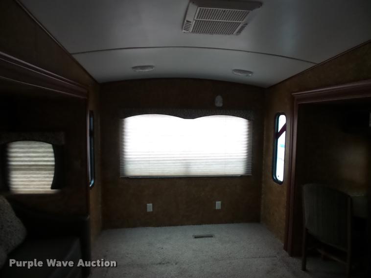 image for item DA5806 2012 Greystone 33QX camper