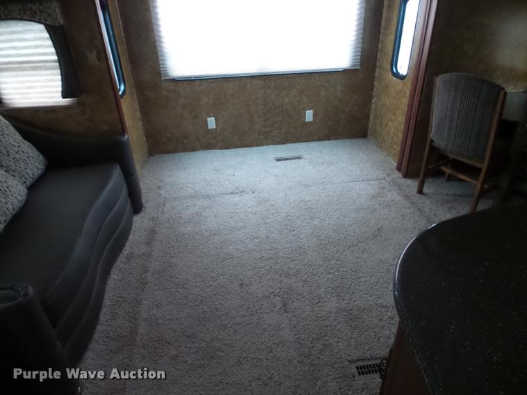 image for item DA5806 2012 Greystone 33QX camper