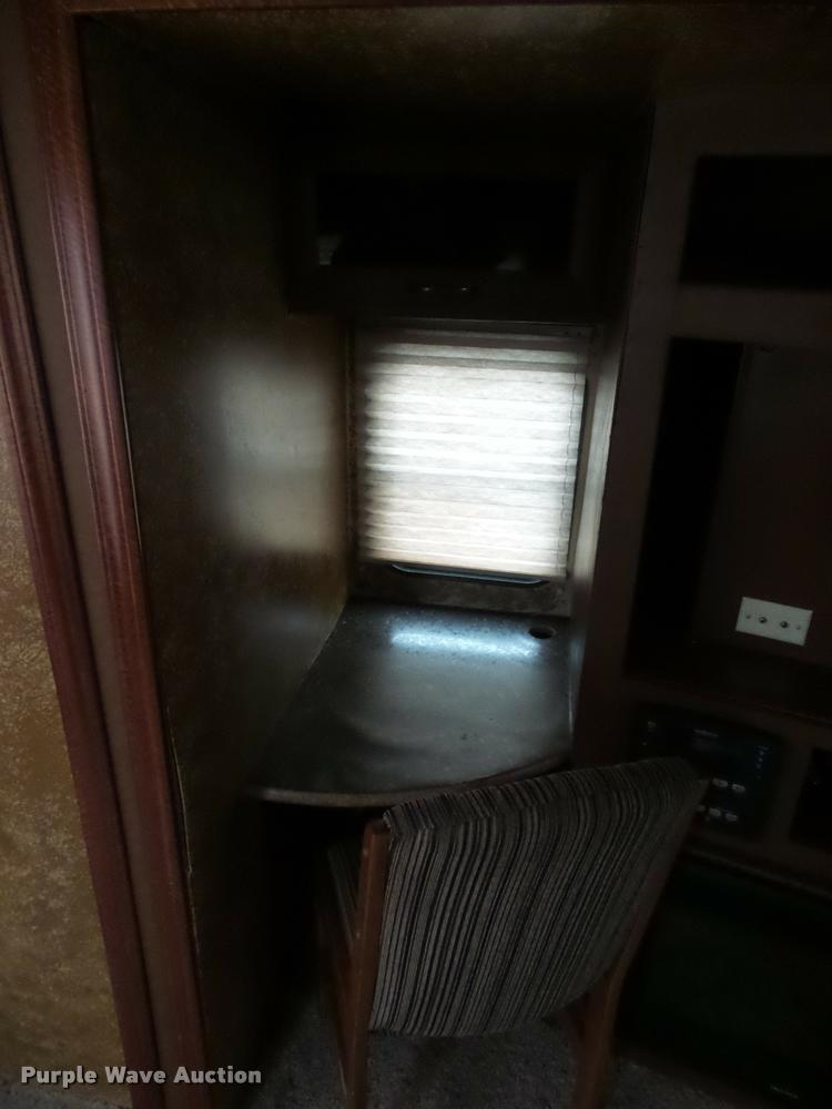 image for item DA5806 2012 Greystone 33QX camper