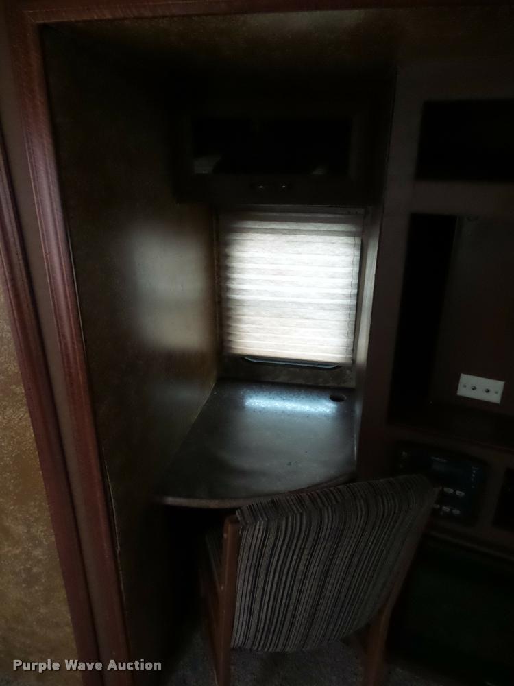 image for item DA5806 2012 Greystone 33QX camper