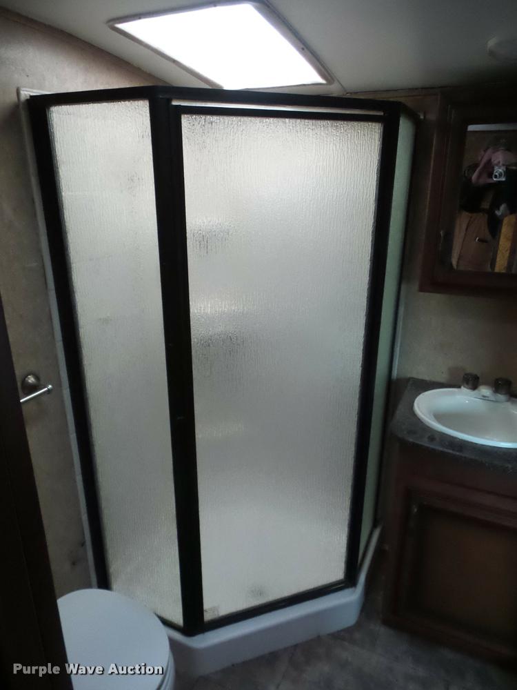 image for item DA5806 2012 Greystone 33QX camper