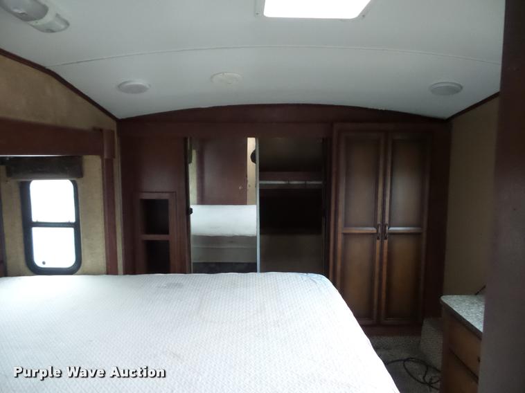 image for item DA5806 2012 Greystone 33QX camper