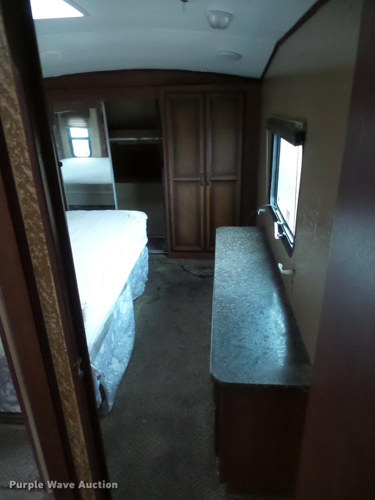 image for item DA5806 2012 Greystone 33QX camper