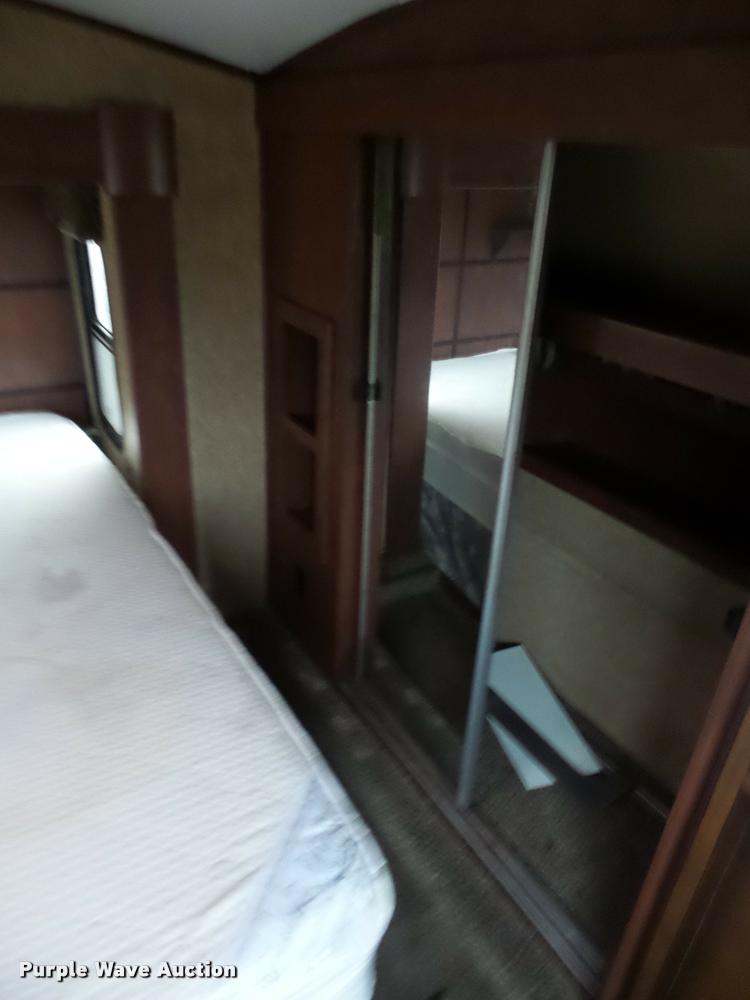 image for item DA5806 2012 Greystone 33QX camper