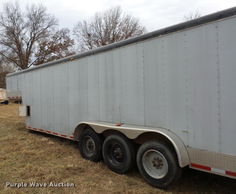 image for item DA5810 2004 Continental CCN035242 enclosed cargo trailer