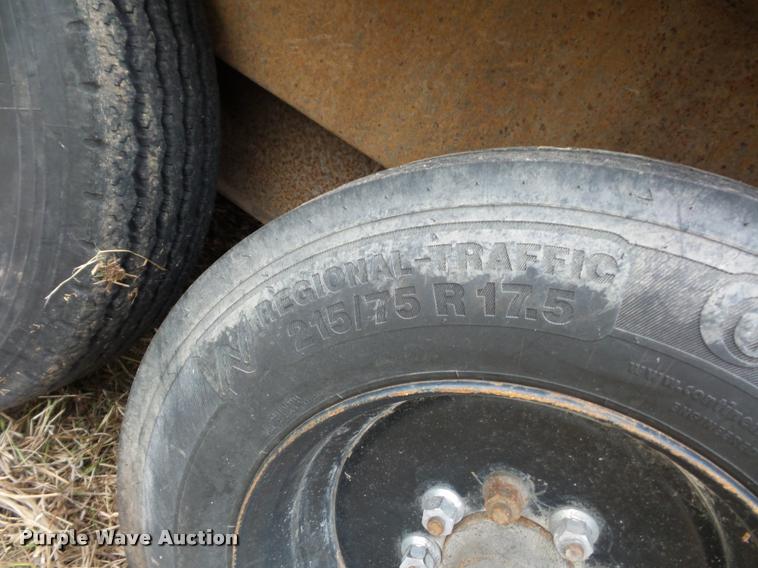 image for item DA5810 2004 Continental CCN035242 enclosed cargo trailer