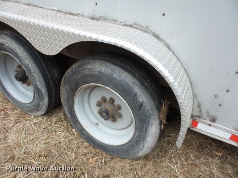 image for item DA5810 2004 Continental CCN035242 enclosed cargo trailer