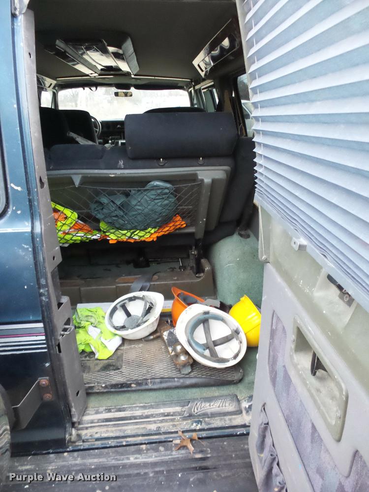 1997 dodge ram van 2500 commercial