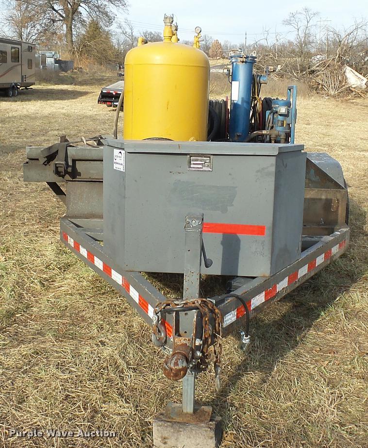 image for item DA5816 2008 Sage oil vacuum lube trailer