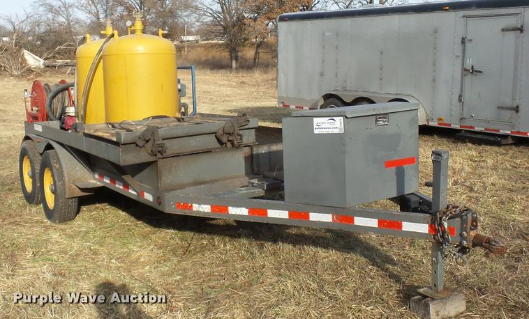 image for item DA5816 2008 Sage oil vacuum lube trailer