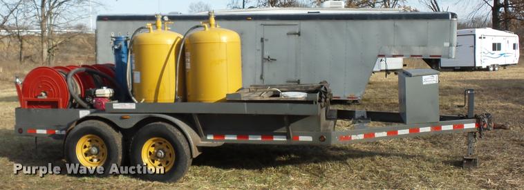 image for item DA5816 2008 Sage oil vacuum lube trailer