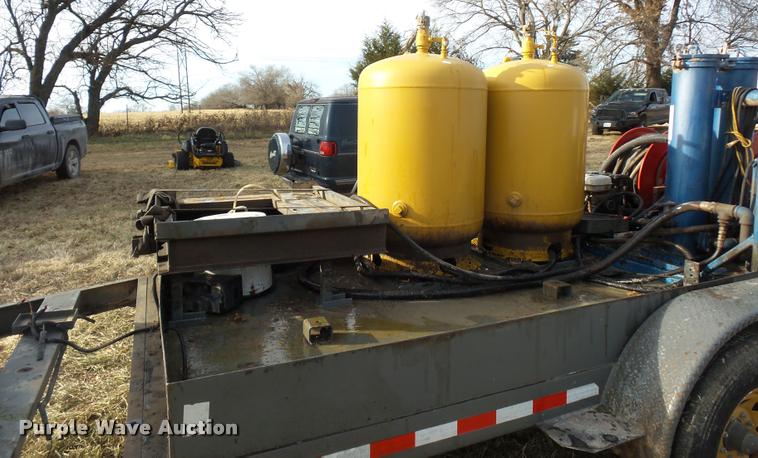 image for item DA5816 2008 Sage oil vacuum lube trailer