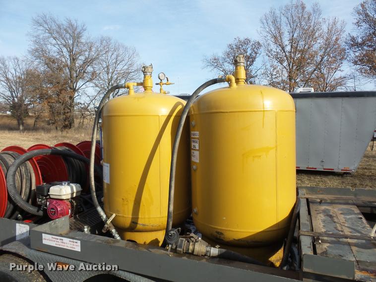 image for item DA5816 2008 Sage oil vacuum lube trailer