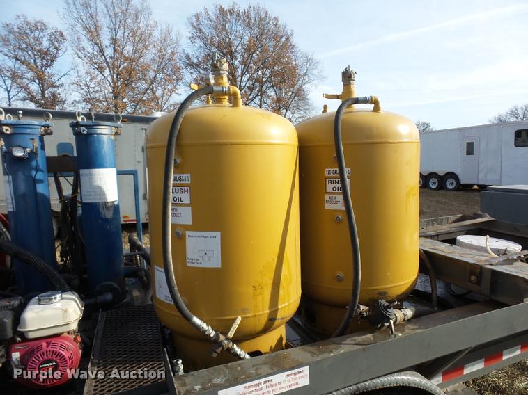 image for item DA5816 2008 Sage oil vacuum lube trailer