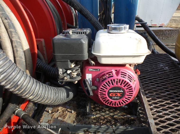 image for item DA5816 2008 Sage oil vacuum lube trailer