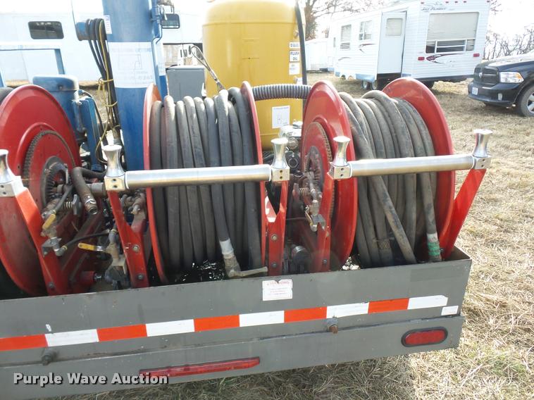 image for item DA5816 2008 Sage oil vacuum lube trailer