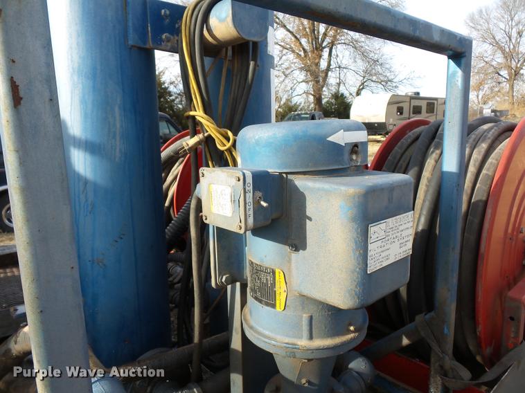 image for item DA5816 2008 Sage oil vacuum lube trailer