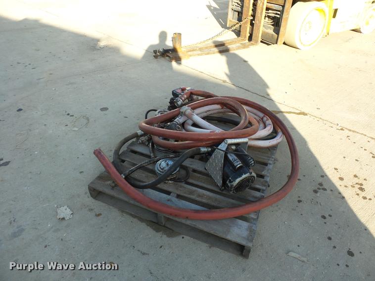 image for item DA5816 2008 Sage oil vacuum lube trailer