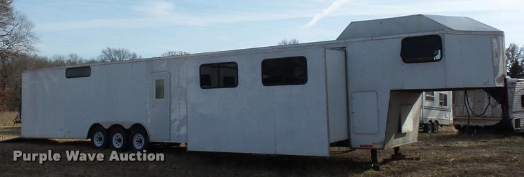 image for item DA5817 2008 Roadmaster RMWAG8548TT enclosed cargo trailer