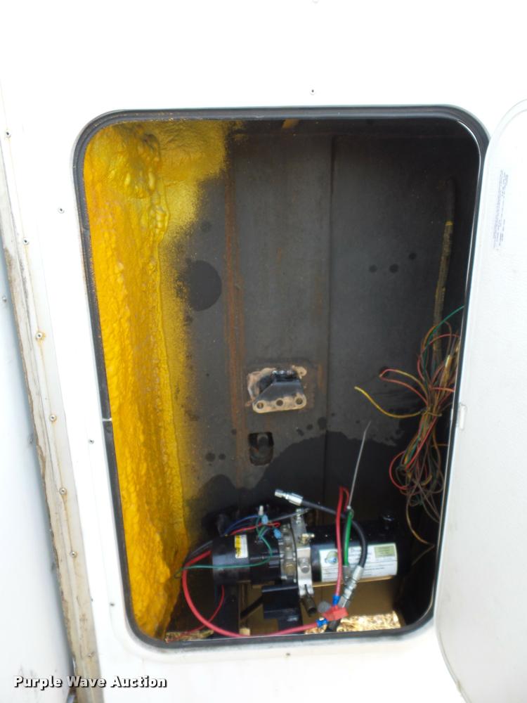 image for item DA5817 2008 Roadmaster RMWAG8548TT enclosed cargo trailer