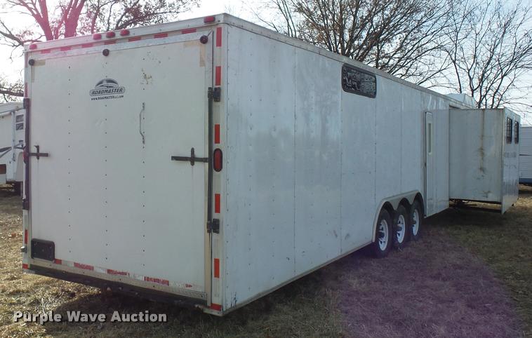 image for item DA5817 2008 Roadmaster RMWAG8548TT enclosed cargo trailer